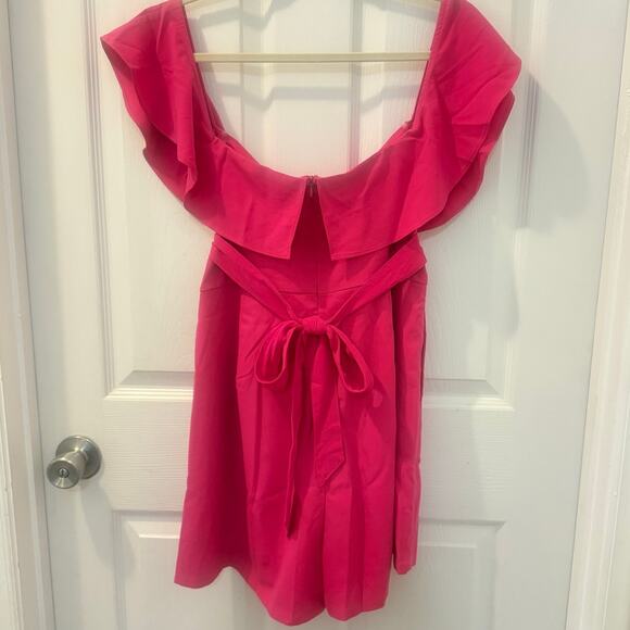 NWT Andree by Unit‎ Hot Pink Shorts Romper Size Large Off-Shoulder Ruffled - Picture 3 of 13